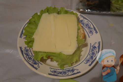 Кладем сыр на имбирь