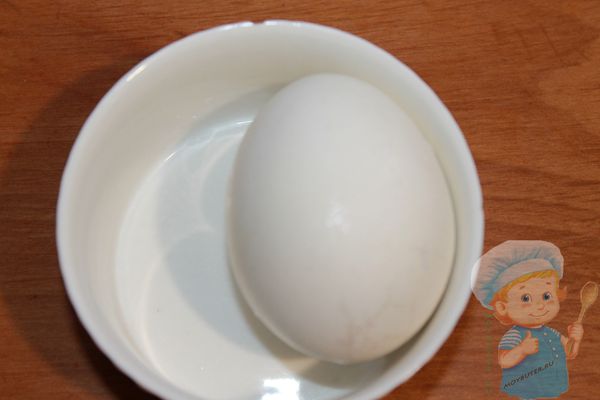 Отвариваем яйцо