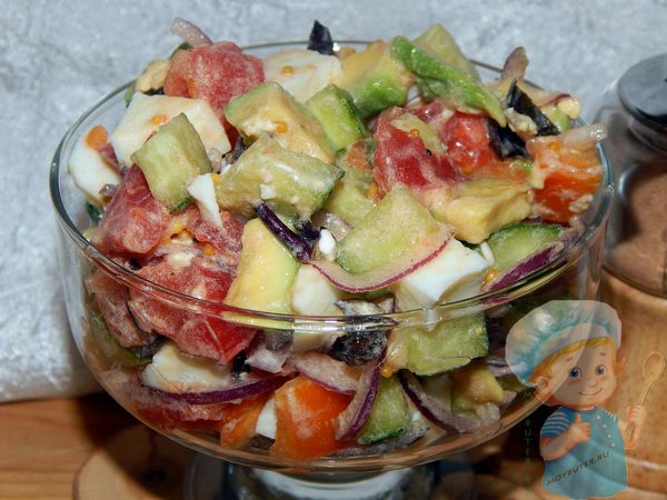 Рецепт простого и вкусного салата с авокадо и овощами